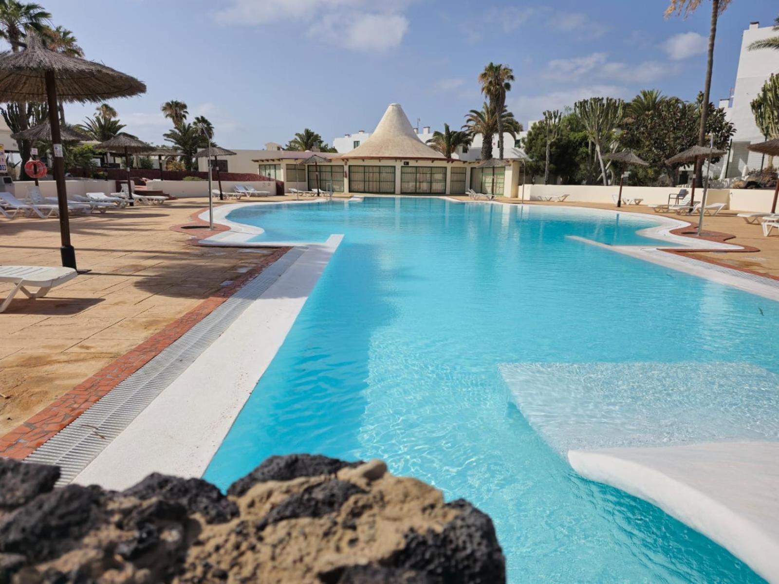 Apartament Goa Pool View, Playa Roca Sea Front Access - Free Ac - Wifi *